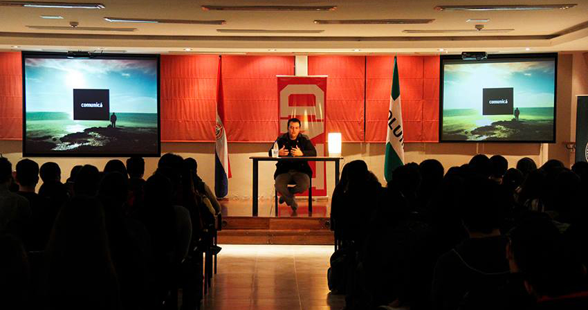 Carlos Ibarrola / Asesor en comunicación y Director de Comunicá